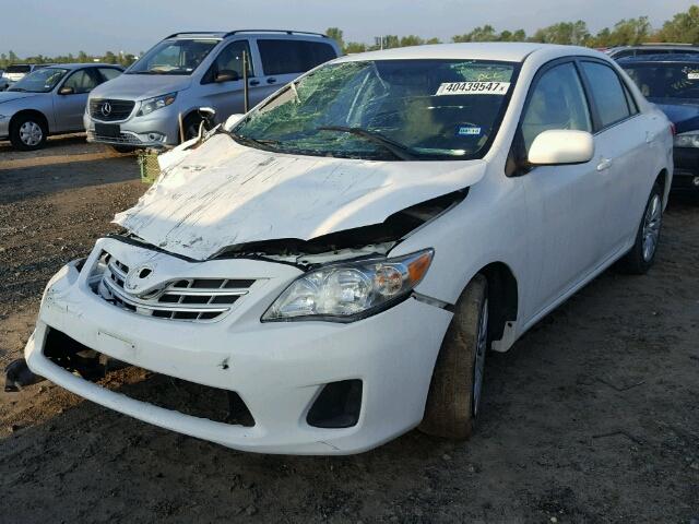 5YFBU4EE4DP112627 - 2013 TOYOTA COROLLA WHITE photo 2