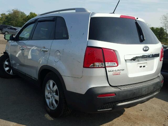 5XYKT4A62CG197875 - 2012 KIA SORENTO SILVER photo 3