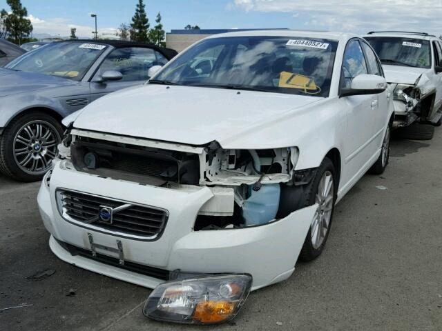 YV1MS390792458338 - 2009 VOLVO S40 2.4I WHITE photo 2