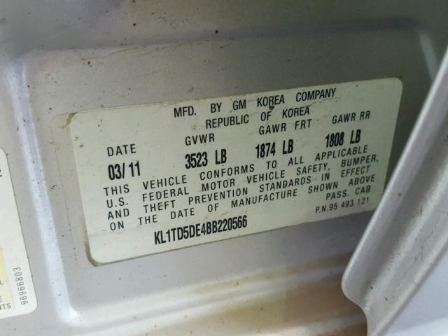 KL1TD5DE4BB220566 - 2011 CHEVROLET AVEO LS SILVER photo 10