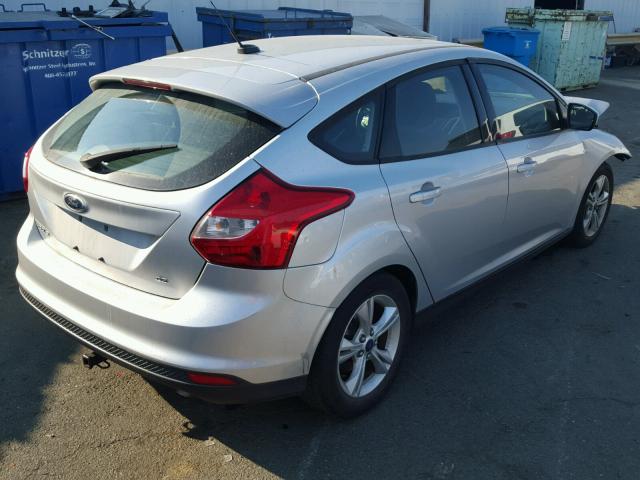 1FAHP3K26CL452851 - 2012 FORD FOCUS SE SILVER photo 4