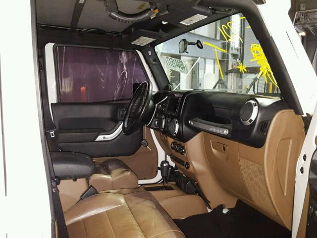 1J4BA6H19BL536074 - 2011 JEEP WRANGLER U WHITE photo 5