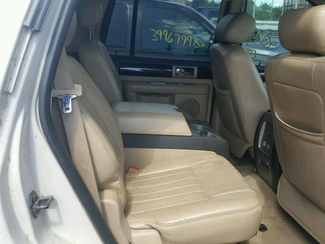 5LMFU28515LJ18907 - 2005 LINCOLN NAVIGATOR 白色 照片 6