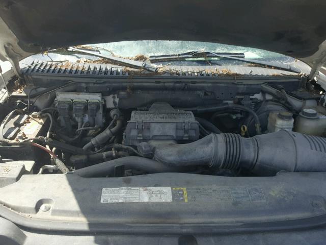 5LMFU28515LJ18907 - 2005 LINCOLN NAVIGATOR 白色 照片 7