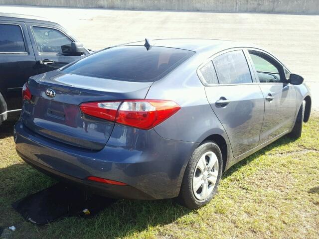 KNAFK4A6XG5606110 - 2016 KIA FORTE BLUE photo 4