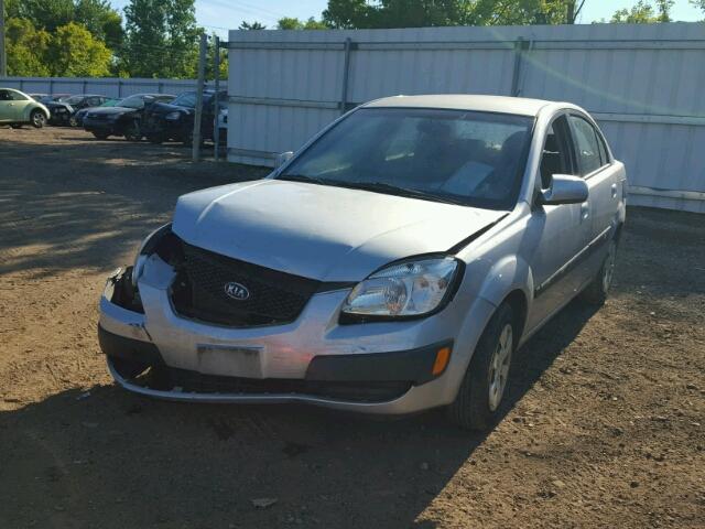 KNADE123286344256 - 2008 KIA RIO BASE SILVER photo 2