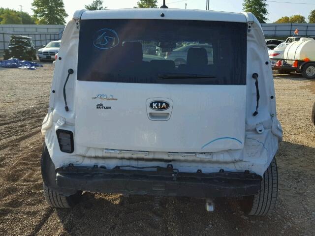 KNDJT2A52C7452674 - 2012 KIA SOUL WHITE photo 9