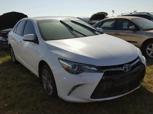 4T1BF1FK0FU002656 - 2015 TOYOTA CAMRY LE თეთრი ფოტო 1