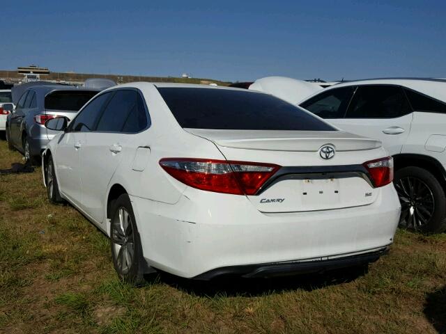 4T1BF1FK0FU002656 - 2015 TOYOTA CAMRY LE WHITE photo 3