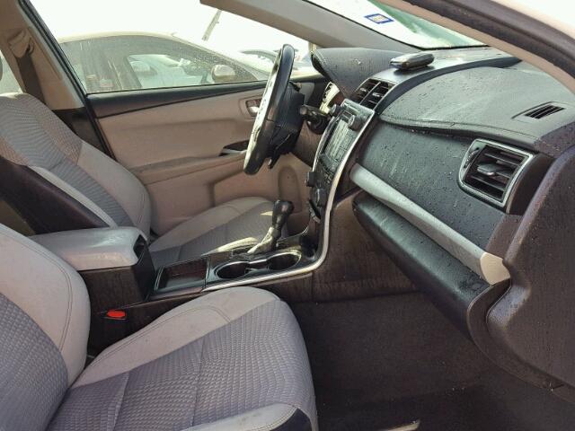 4T1BF1FK0FU002656 - 2015 TOYOTA CAMRY LE თეთრი ფოტო 5