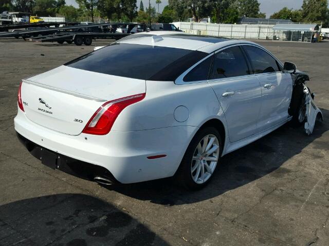 SAJWA1C72G8W02546 - 2016 JAGUAR XJ WHITE photo 4