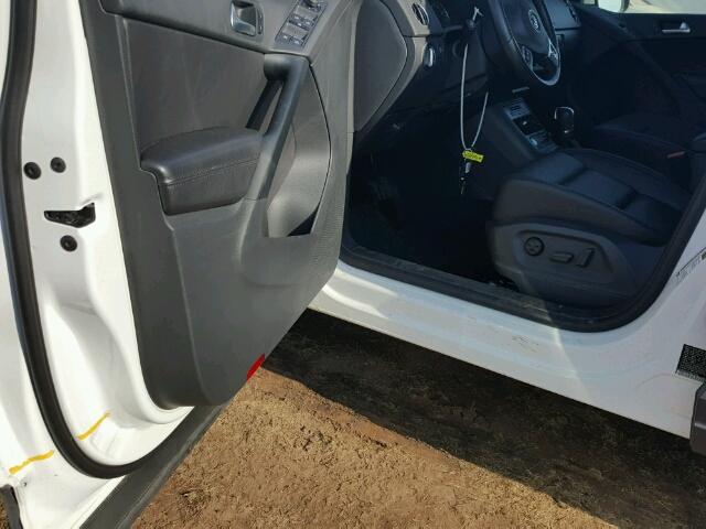WVGAV7AX7GW564385 - 2016 VOLKSWAGEN TIGUAN S WHITE photo 9