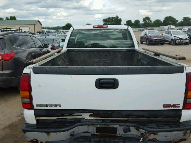 1GTHC24U43E255602 - 2003 GMC SIERRA C25 WHITE photo 6