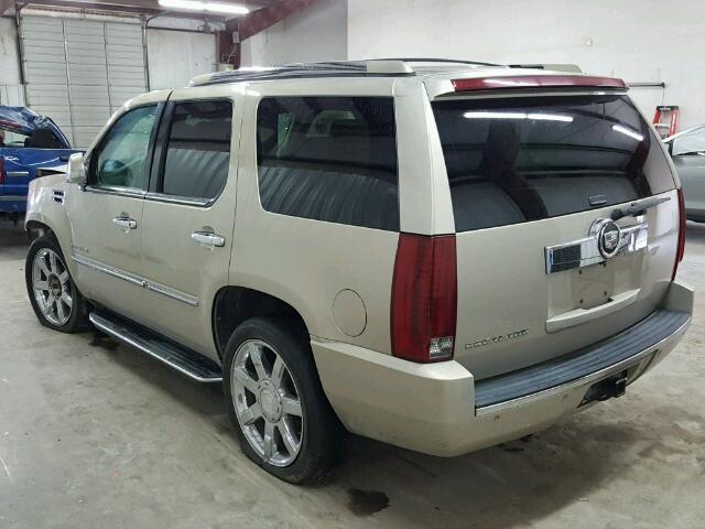 1GYEC63817R329548 - 2007 CADILLAC ESCALADE L GOLD photo 3