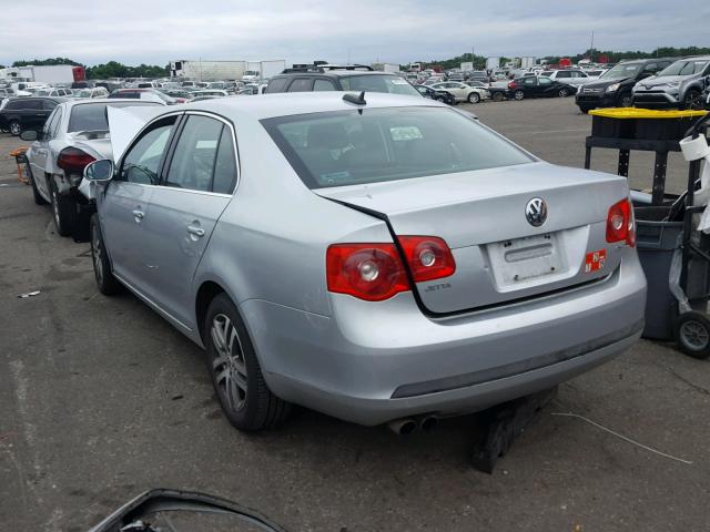 3VWSF71K76M745170 - 2006 VOLKSWAGEN JETTA 2.5 SILVER photo 3