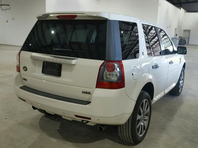 SALFT24N48H086339 - 2008 LAND ROVER LR2 HSE TE WHITE photo 4