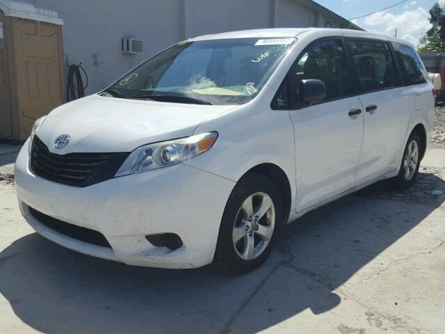 5TDZK3DC8ES444271 - 2014 TOYOTA SIENNA WHITE photo 2