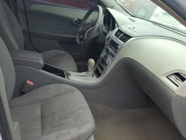 1G1ZG57BX9F172496 - 2009 CHEVROLET MALIBU LS თეთრი ფოტო 5