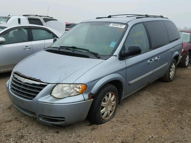 2C4GP54L75R530829 - 2005 CHRYSLER TOWN & COU BLUE photo 2