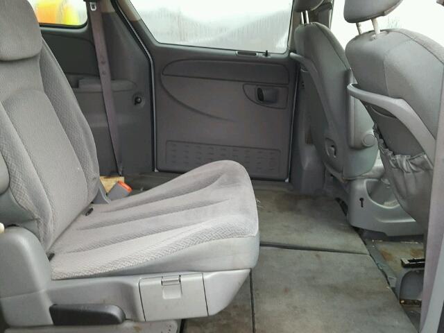 2C4GP54L75R530829 - 2005 CHRYSLER TOWN & COU BLUE photo 6