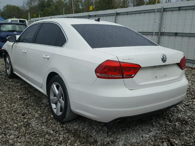 1VWBH7A36CC093058 - 2012 VOLKSWAGEN PASSAT SE WHITE photo 3