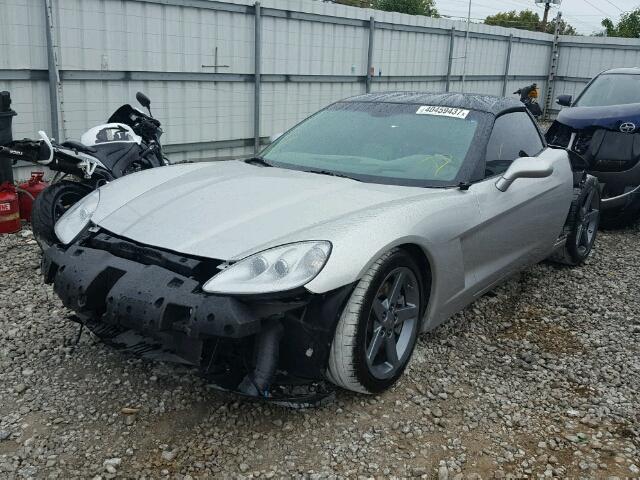 1G1YY26U475131469 - 2007 CHEVROLET CORVETTE SILVER photo 2