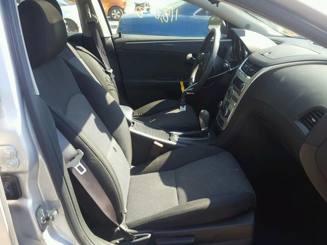 1G1ZC5EB5AF259046 - 2010 CHEVROLET MALIBU 1LT 银色 照片 5