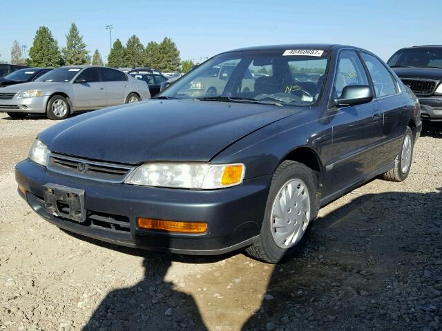 1HGCD5630TA136712 - 1996 HONDA ACCORD LX GREEN photo 2