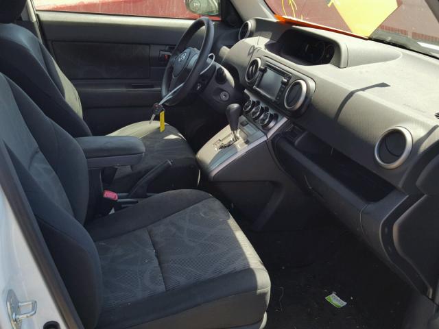 JTLZE4FE9EJ053627 - 2014 TOYOTA SCION XB თეთრი ფოტო 5
