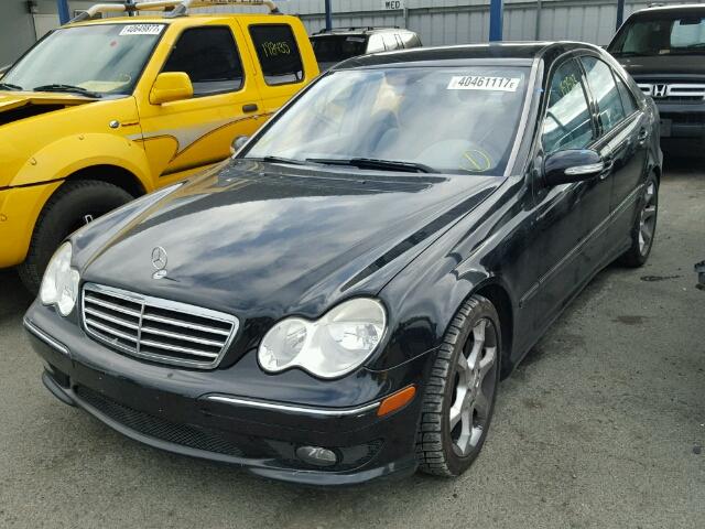 WDBRF52H47F926154 - 2007 MERCEDES-BENZ C BLACK photo 2