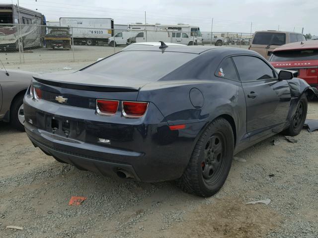 2G1FA1E38D9158767 - 2013 CHEVROLET CAMARO LS BLUE photo 4