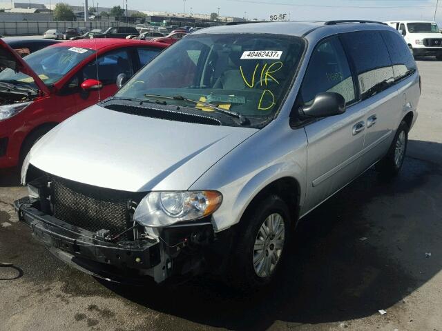 2A4GP44R86R768795 - 2006 CHRYSLER TOWN & COU SILVER photo 2