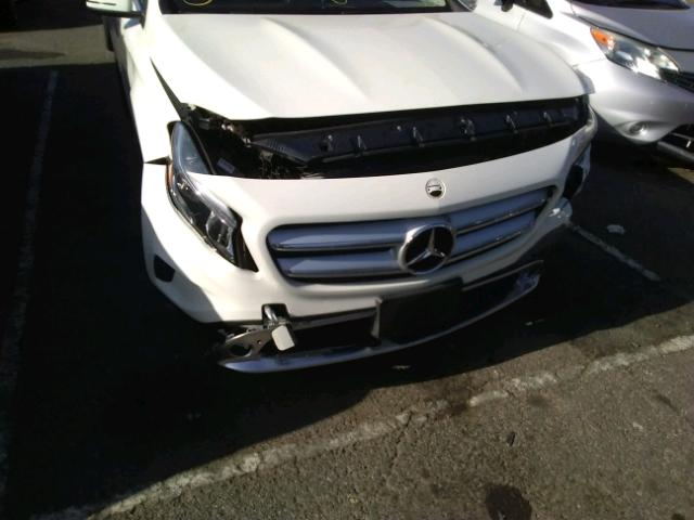 WDCTG4EB0FJ125426 - 2015 MERCEDES-BENZ GLA 250 WHITE photo 9