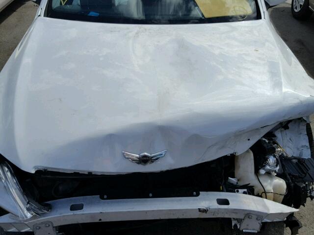 KMHGC4DE5BU120290 - 2011 HYUNDAI GENESIS WHITE photo 7