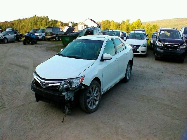 4T4BF1FK6DR304682 - 2013 TOYOTA CAMRY WHITE photo 2