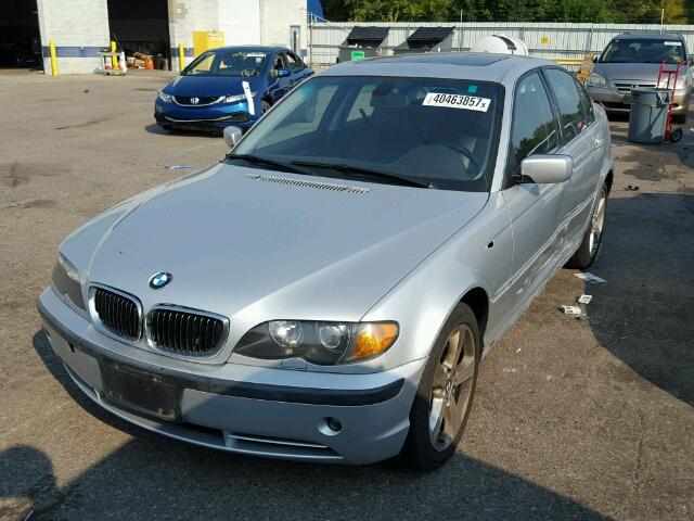 WBAEW53405PN38063 - 2005 BMW 330XI Argent photo 2