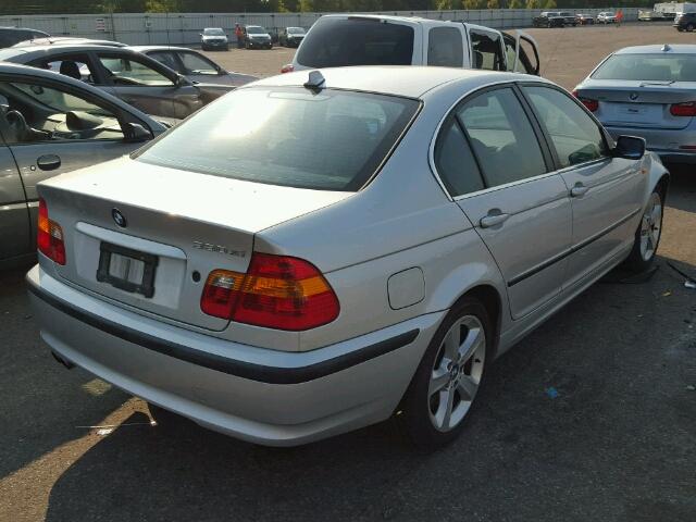 WBAEW53405PN38063 - 2005 BMW 330XI Argent photo 4