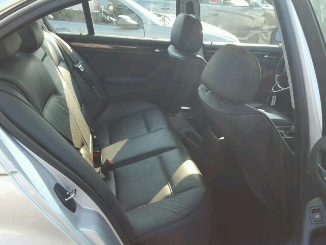 WBAEW53405PN38063 - 2005 BMW 330XI Argent photo 6
