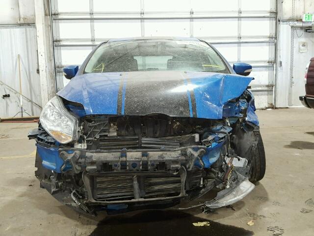 1FADP3K2XDL251518 - 2013 FORD FOCUS SE BLUE photo 9