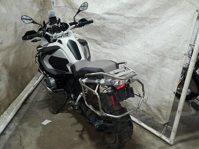 WB10A1206FZ097206 - 2015 BMW R1200 GS A TWO TONE photo 3