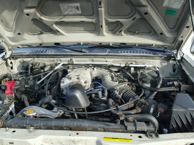 1N6MD27T61C352854 - 2001 NISSAN FRONTIER C SILVER photo 7