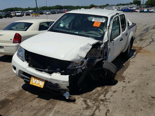 1N6AD0EV9GN711770 - 2016 NISSAN FRONTIER S WHITE photo 2