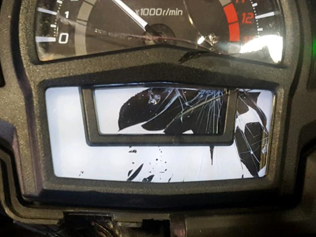 JKAEXEE17CDA05092 - 2012 KAWASAKI EX650 EC RED photo 8