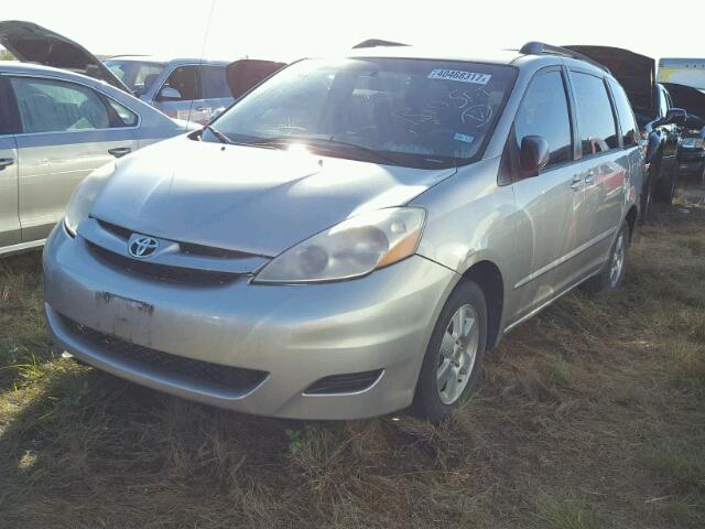 5TDZK23C77S096638 - 2007 TOYOTA SIENNA CE SILVER photo 2