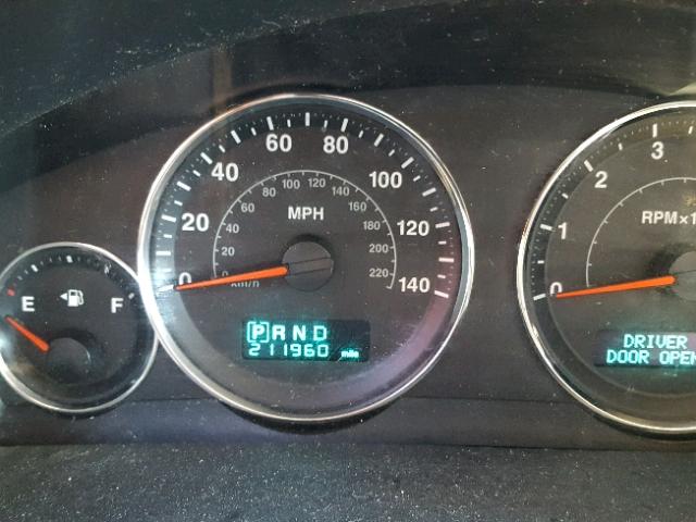 1J8HG48K77C684977 - 2007 JEEP COMMANDER SILVER photo 8