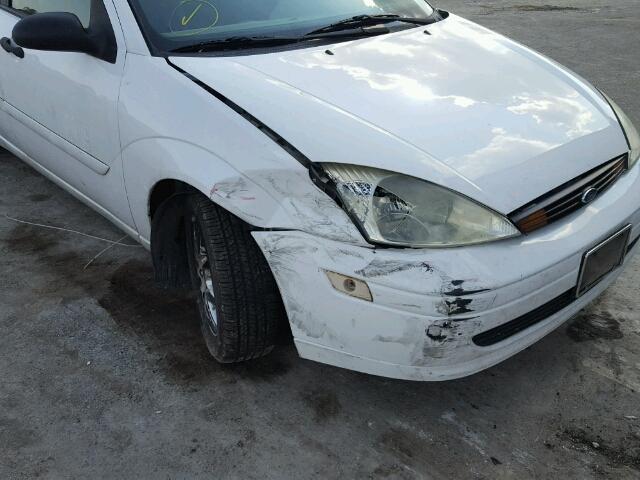 1FAFP36392W159811 - 2002 FORD FOCUS SE WHITE photo 9