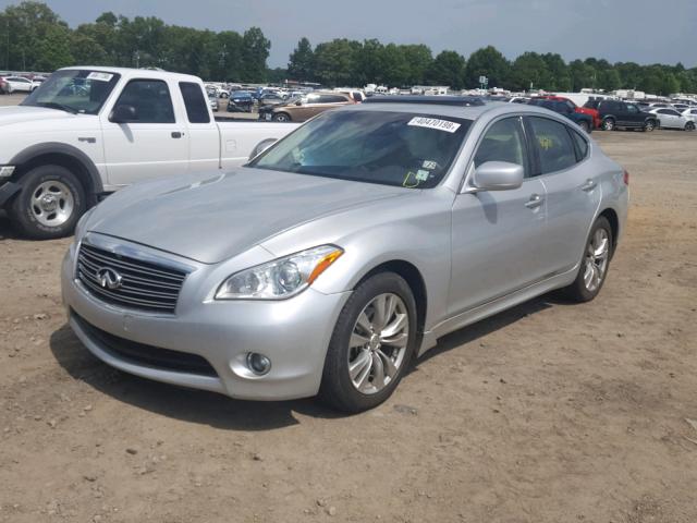 JN1BY1AP8DM512836 - 2013 INFINITI M37 SILVER photo 2