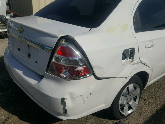 KL1TD5DE7AB079829 - 2010 CHEVROLET AVEO LS WHITE photo 9