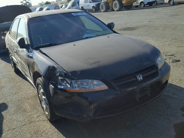 1HGCF8647YA014702 - 2000 HONDA ACCORD DX BLACK photo 1