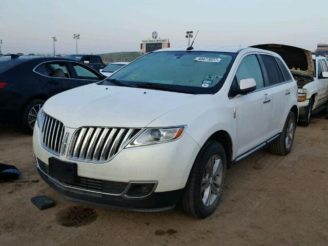 2LMDJ6JK5DBL26656 - 2013 LINCOLN MKX WHITE photo 2